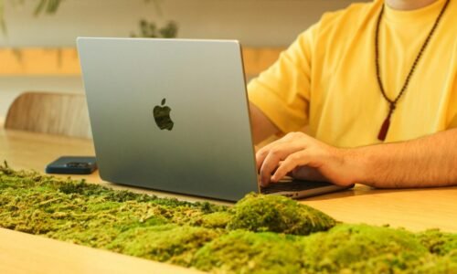 Para o design biofílico e integração natureza-edifício, trata-se de uma abordagem que busca reconectar as pessoas com o mundo