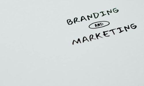 Para Marketing digital para arquitetos, é fundamental construir uma presença online robusta, utilizando SEO, mídias sociais e