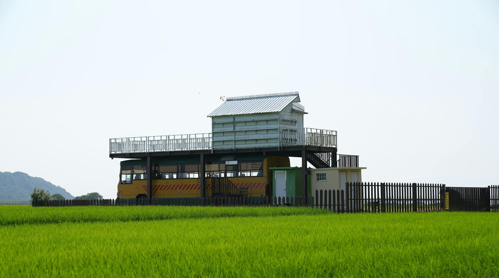 Para o papel do adaptive reuse na sustentabilidade urbana, esta prática é fundamental para revitalizar espaços existentes, re