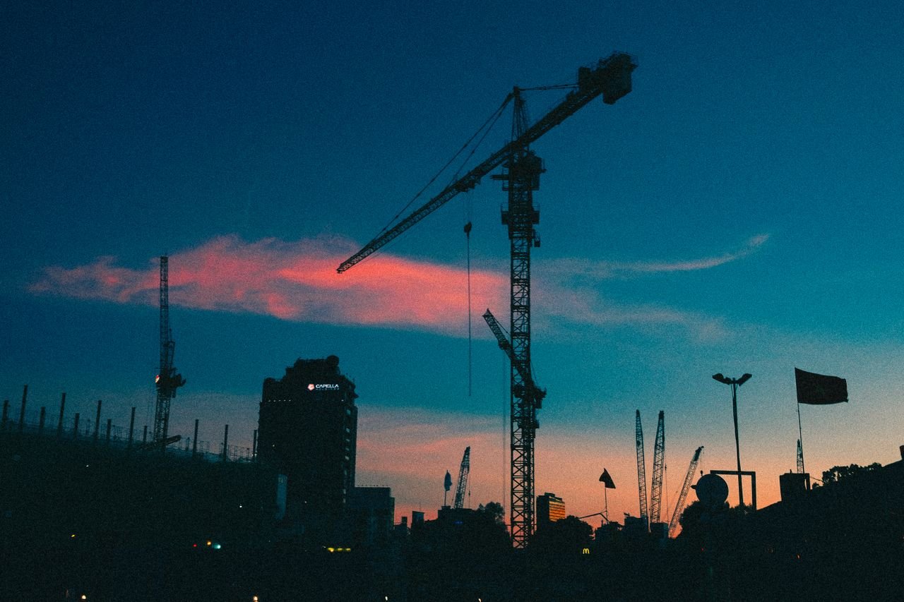 Segurança em canteiros de obras à noite