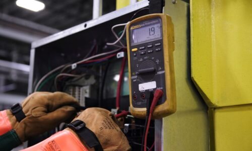Como escolher eletricista para sua residência